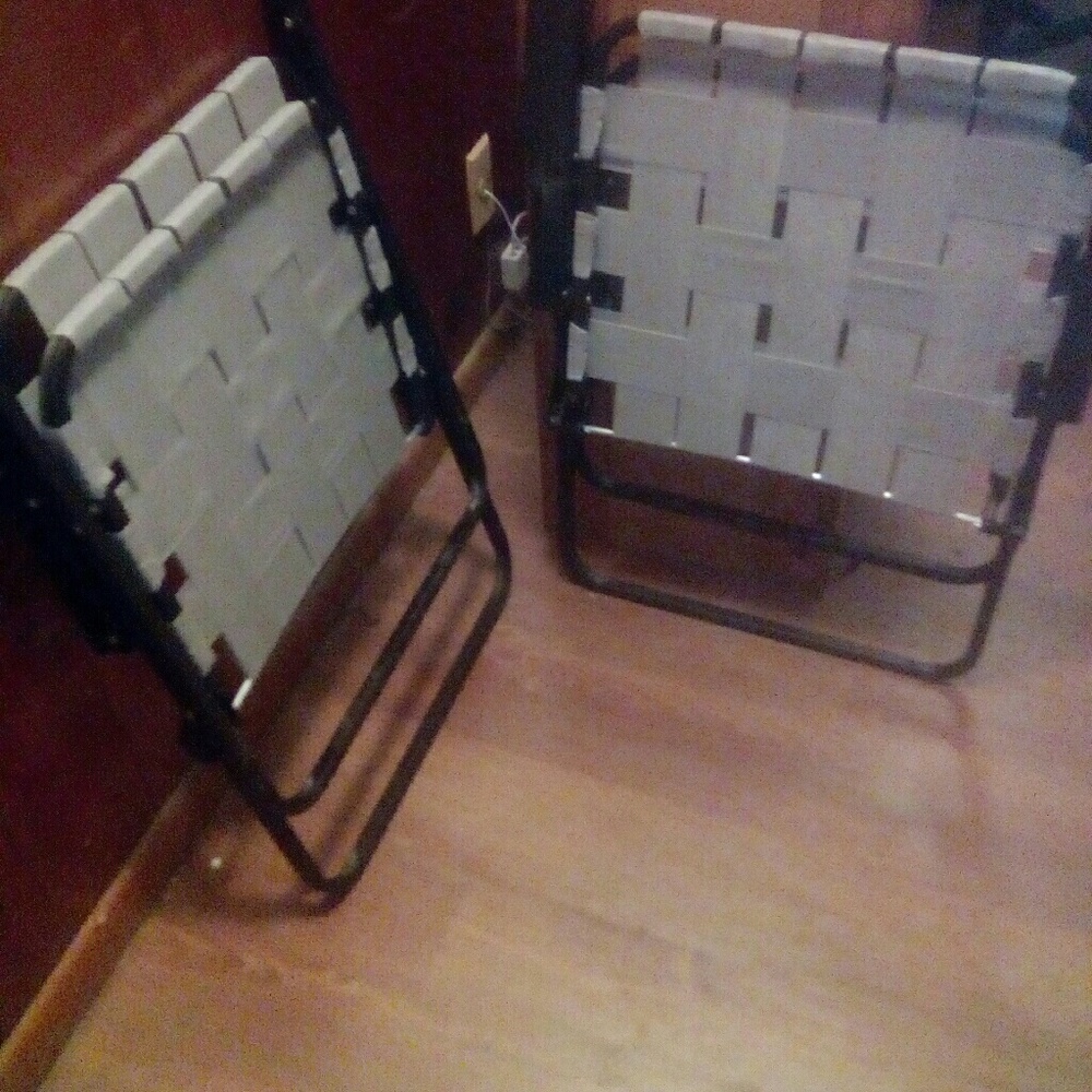 2 folding chair's